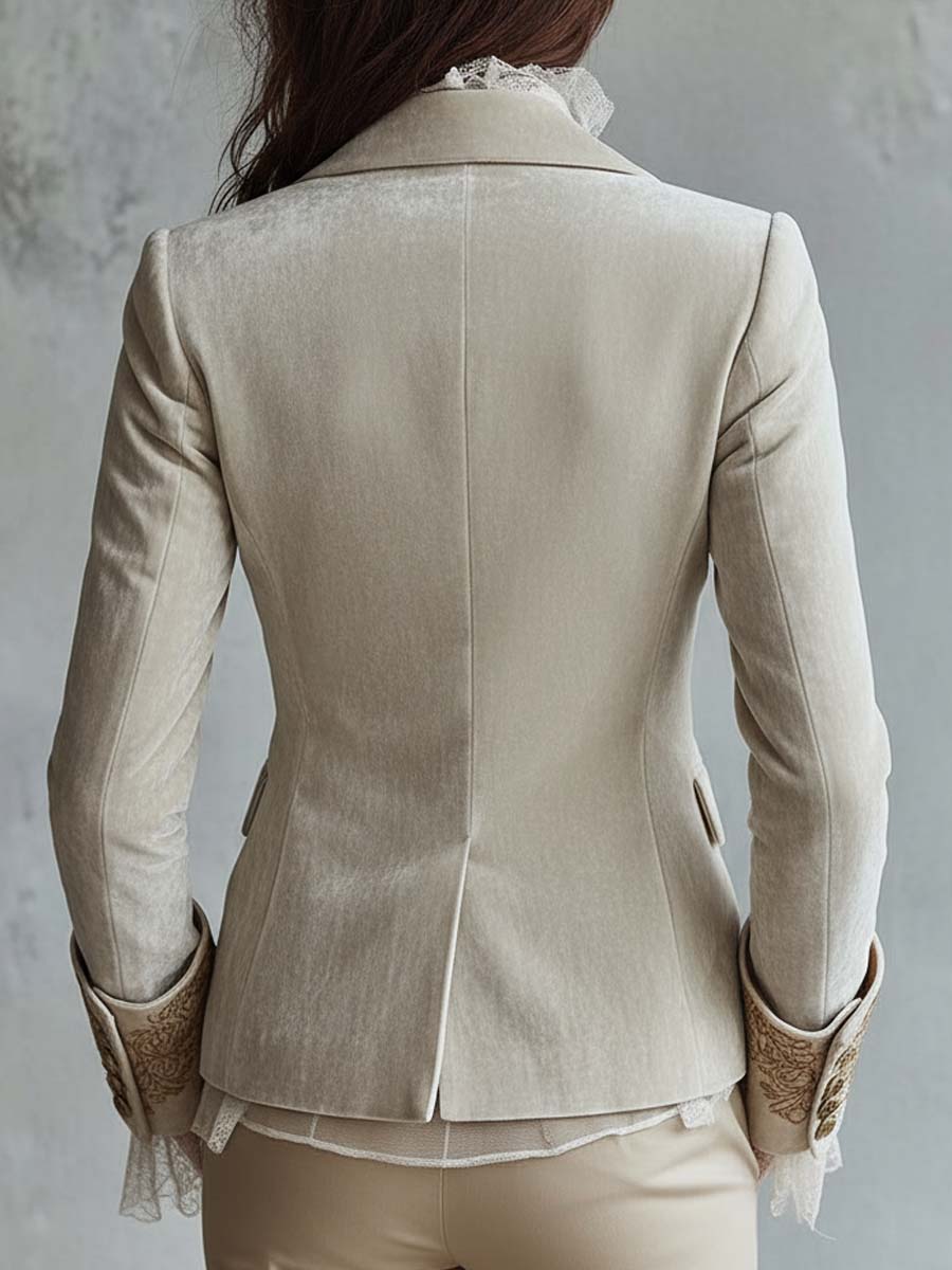 Constance | Skræddersyet elfenbensblazer med broderi