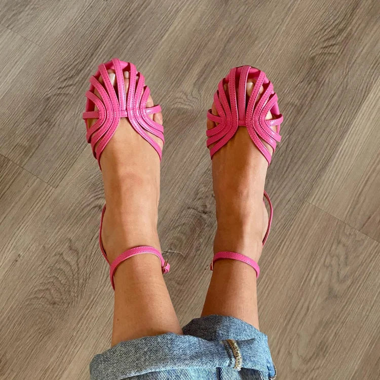 Vittoria flade sandaler med smykkedetaljer – komfort