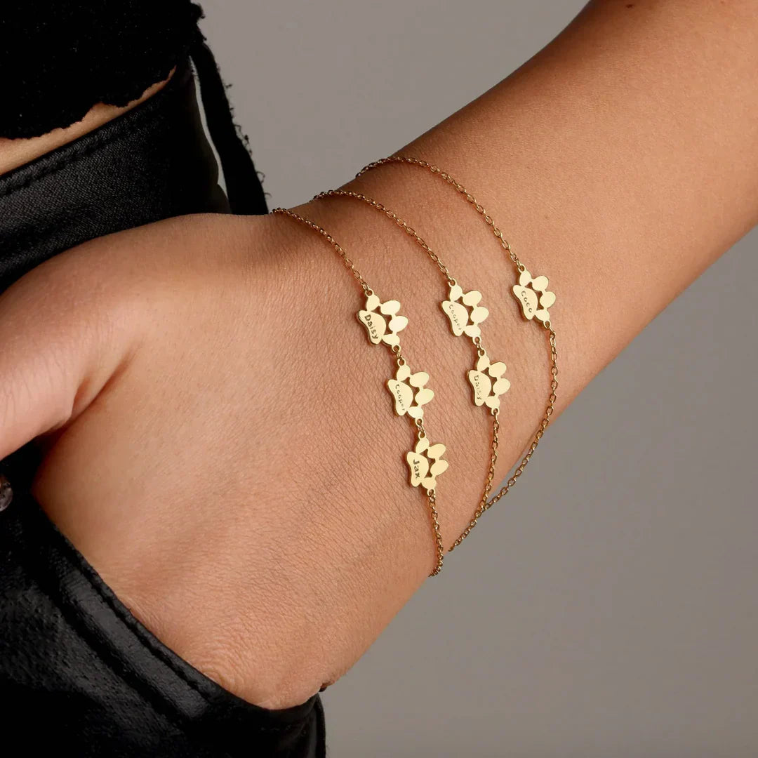 Et armbånd, der siger “jeg elsker dig” uden ord – sart, symbolsk og helt personligt.