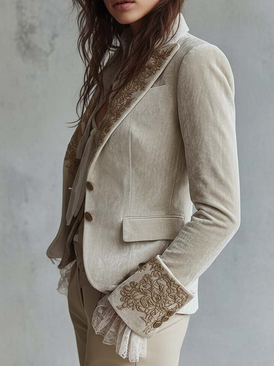 Constance | Skræddersyet elfenbensblazer med broderi
