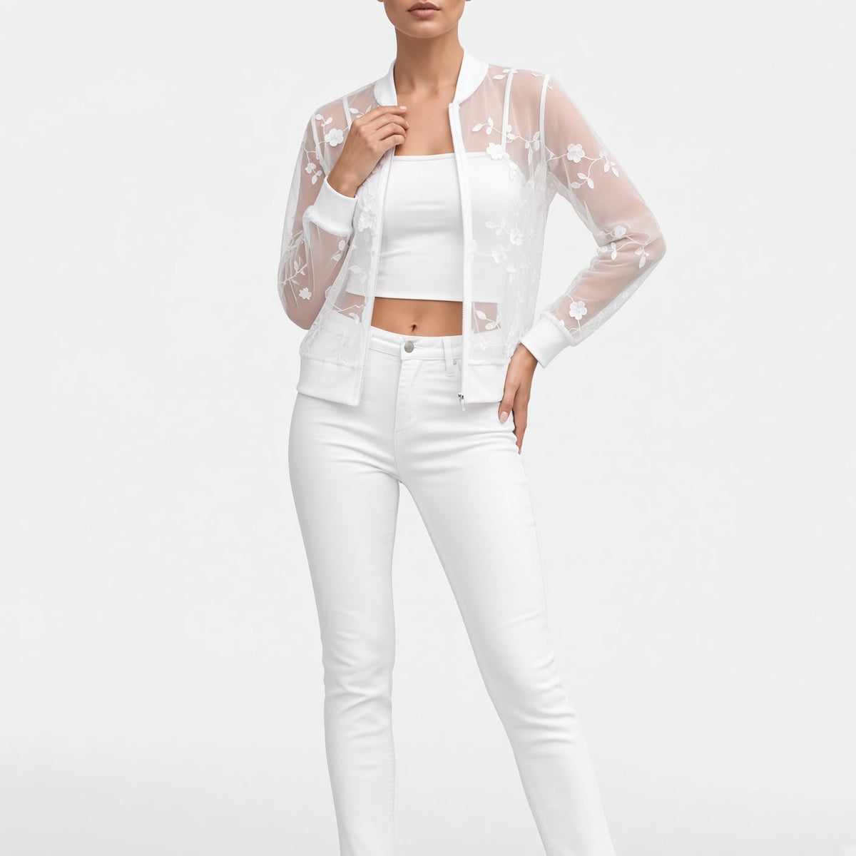 Aveloria™ — Transparent broderet jakke med delikat elegance