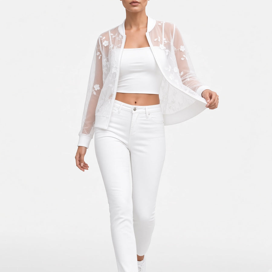Aveloria™ — Transparent broderet jakke med delikat elegance