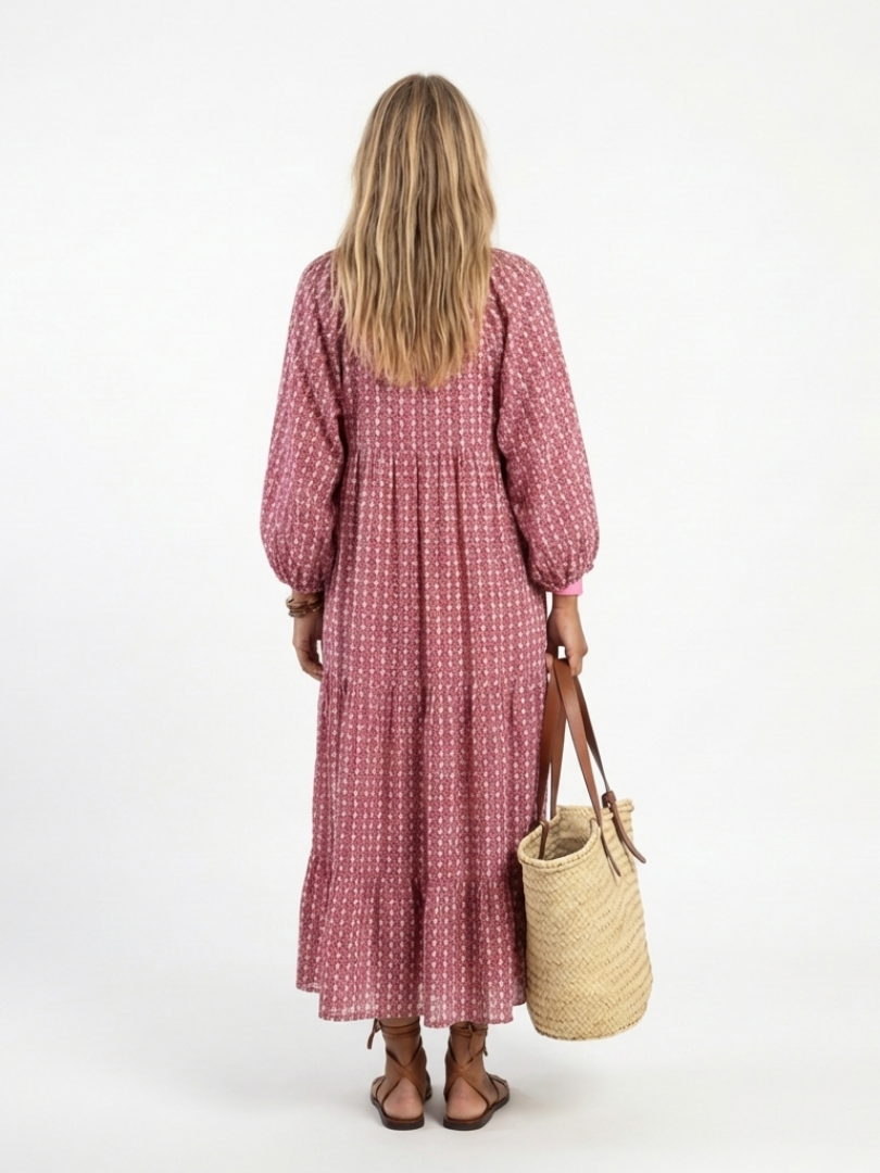 Arlette | Midikjole med lange ærmer og geometrisk print