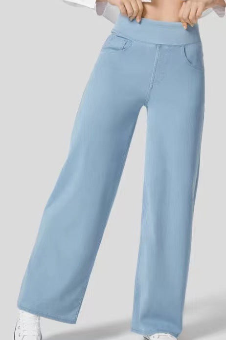 Meget elastiske jeans med vide ben og høj talje