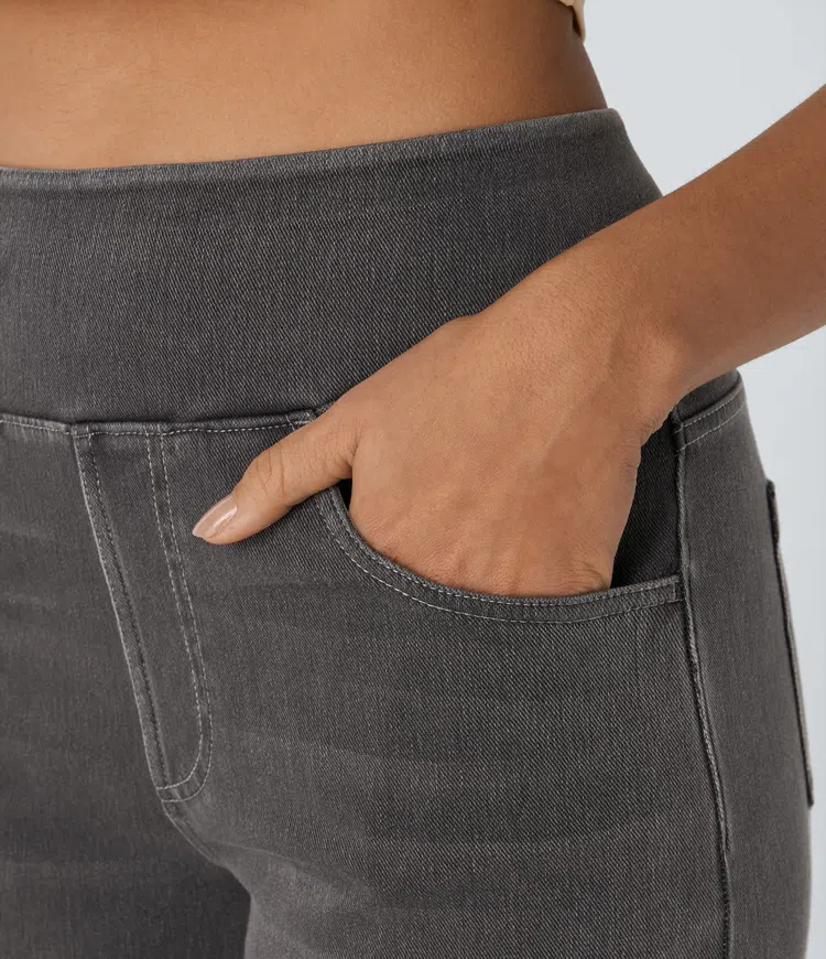 Meget elastiske jeans med vide ben og høj talje