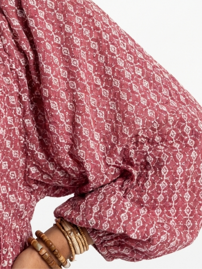 Arlette | Midikjole med lange ærmer og geometrisk print