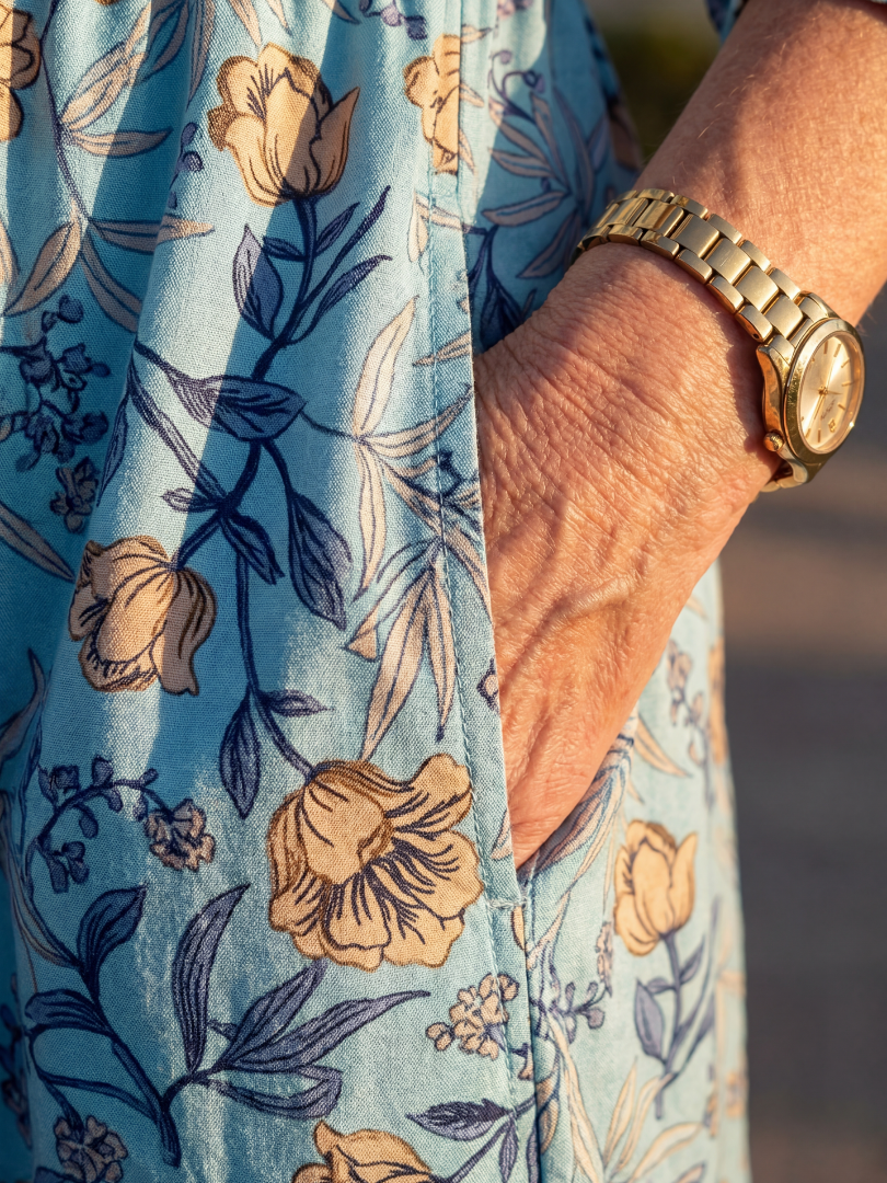 Halia - Afslappet midikjole med blomster
