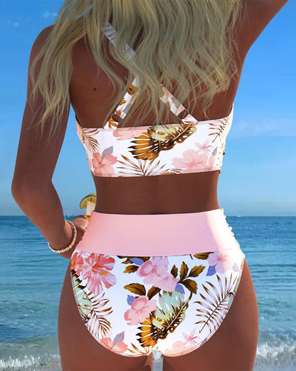 Bikini med kontrastfarvet blomsterprint