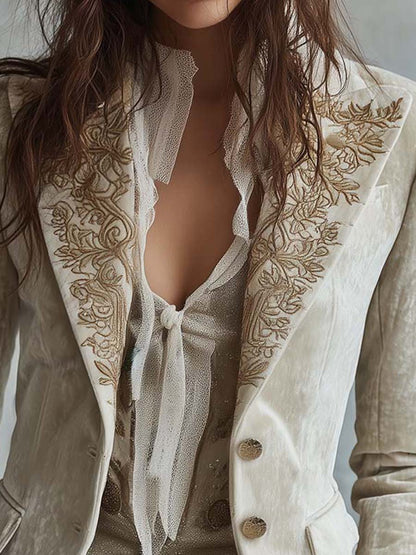Constance | Skræddersyet elfenbensblazer med broderi