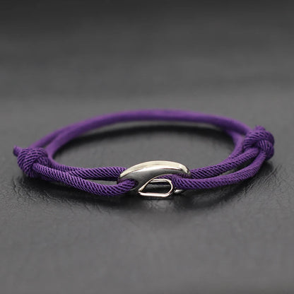 Alex™ — Raffineret armbånd i tidløs stil