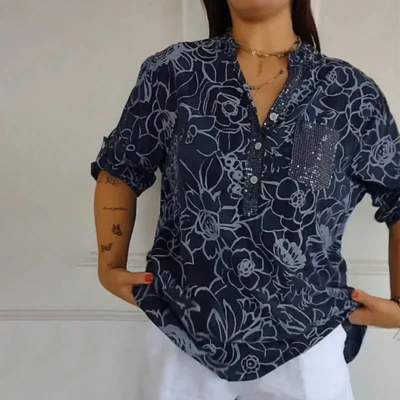 Coralie™ — Elegant bluse med raffineret print