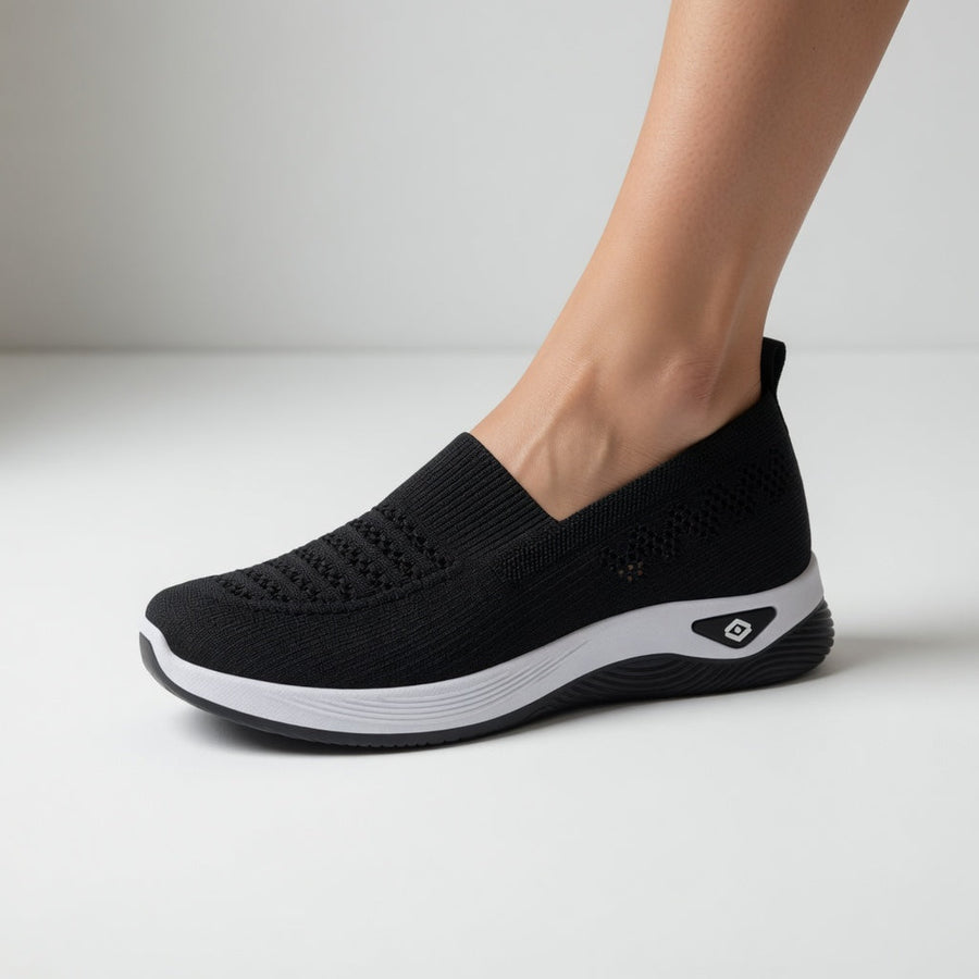 Inésine™ — Let slip-on med hulmønster og naturlig hverdagskomfort