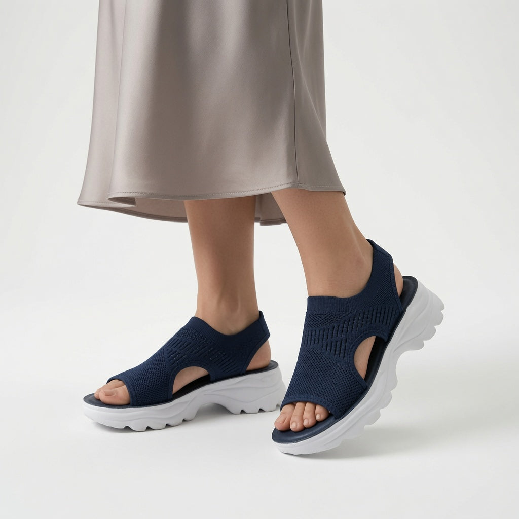 Sportelle™ — Sportssandal i mesh med profilsål og rem om hælen