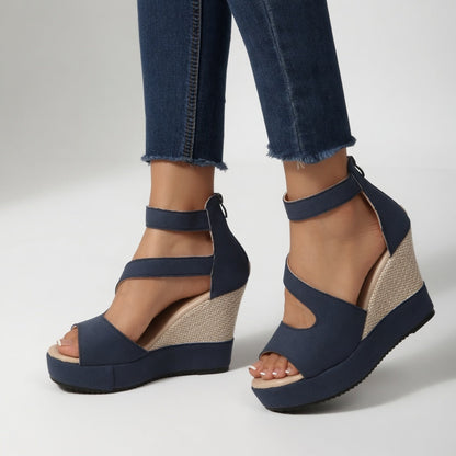 Jocelyne™ — Kilesandal med elastisk rem i rent, naturligt look