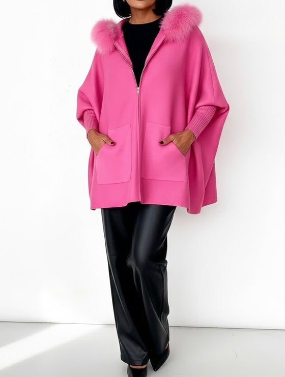 Isadora™ — Lyserød ponchocape med varm elegance