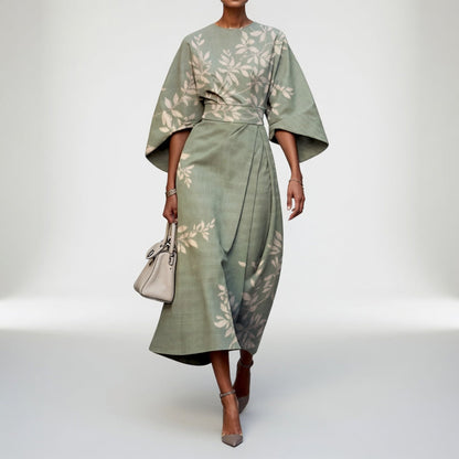 Mirabelle™ – Kimonokjole med blomster og orientalsk ynde