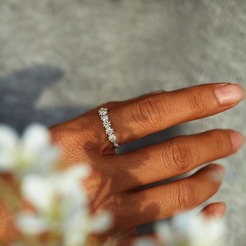 Marguerite Ring – Sølv & malet ynde