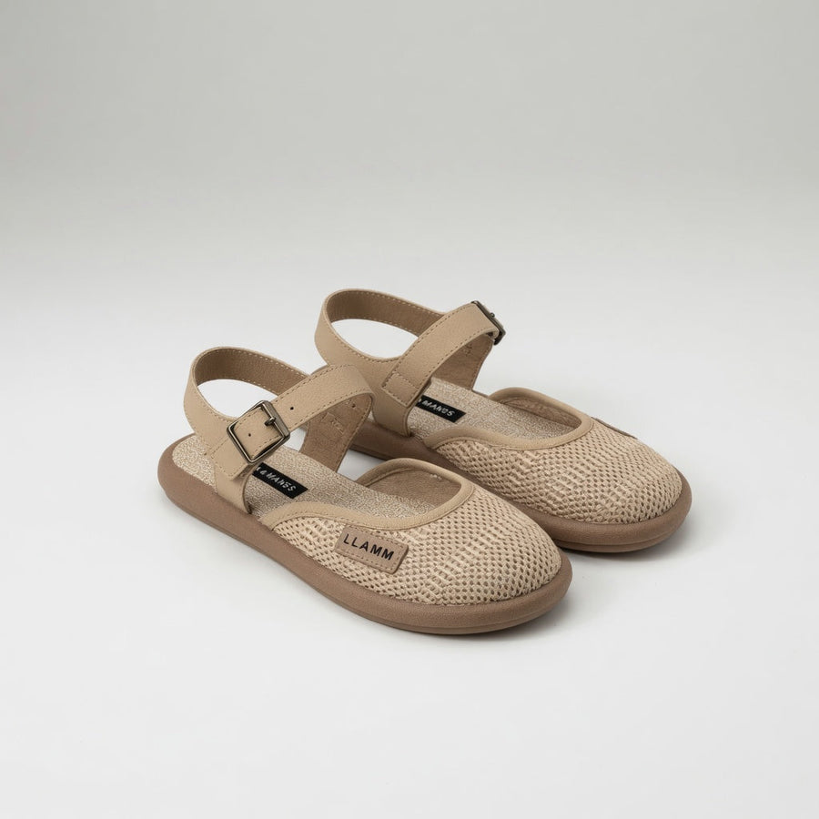 Mirabeau™ – Flad sandal med spænde, retro og naturlig elegance