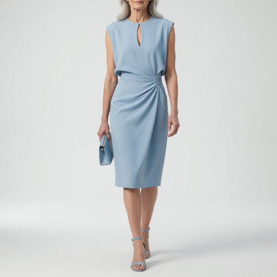 Daphné™ — Elegant midikjole med draperet talje