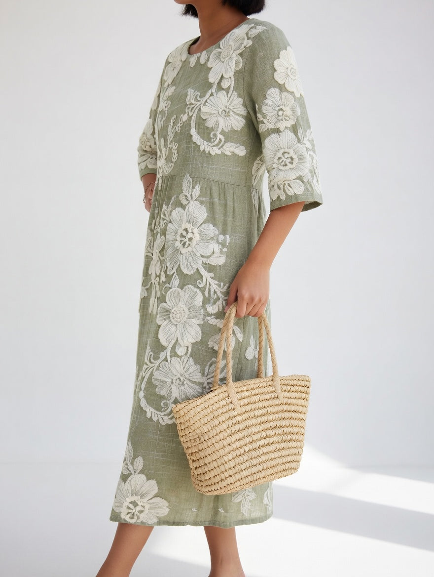 Florésia™ — Elegant flydende midikjole med blomster