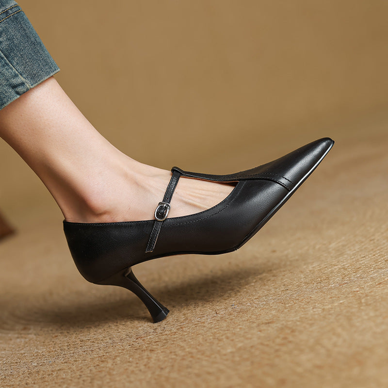 Aveline pumps i læder med T-rem