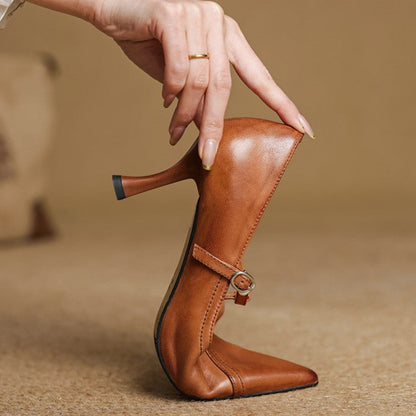 Aveline pumps i læder med T-rem