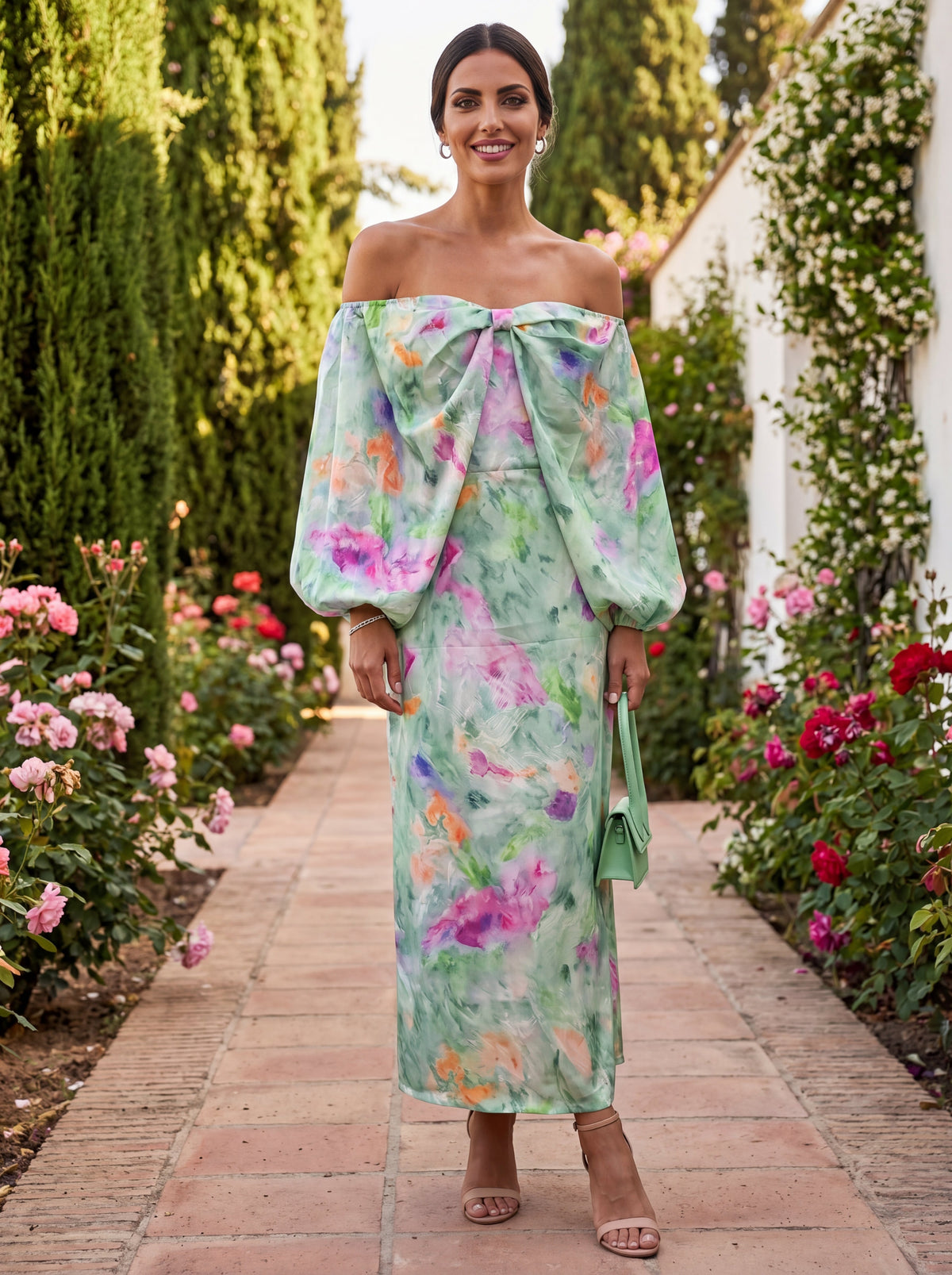 Lindaraja elegant kjole i luksuriøst stof – Maison Claire et Sylvie
