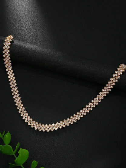 Elegant halskæde med strass