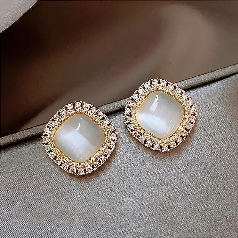 Firkantede chic øreringe med opal og cubic zirkonia
