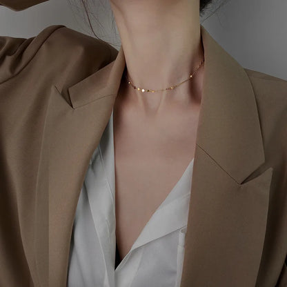 Minimalistisk choker-halskæde