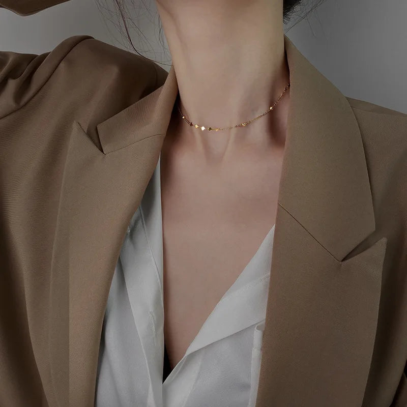 Minimalistisk choker-halskæde