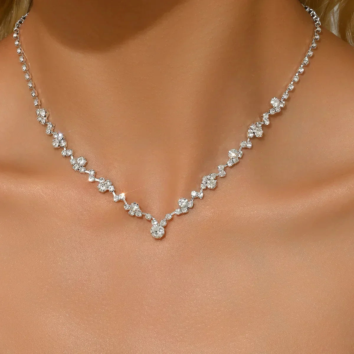 Elegant bryllupshalskæde med diamant