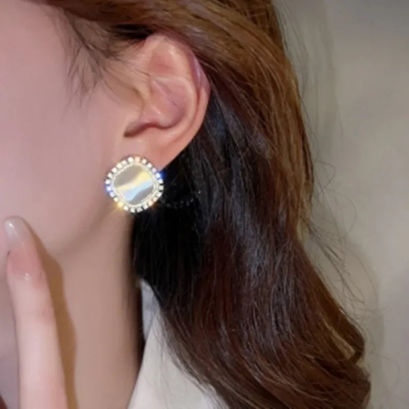Firkantede chic øreringe med opal og cubic zirkonia