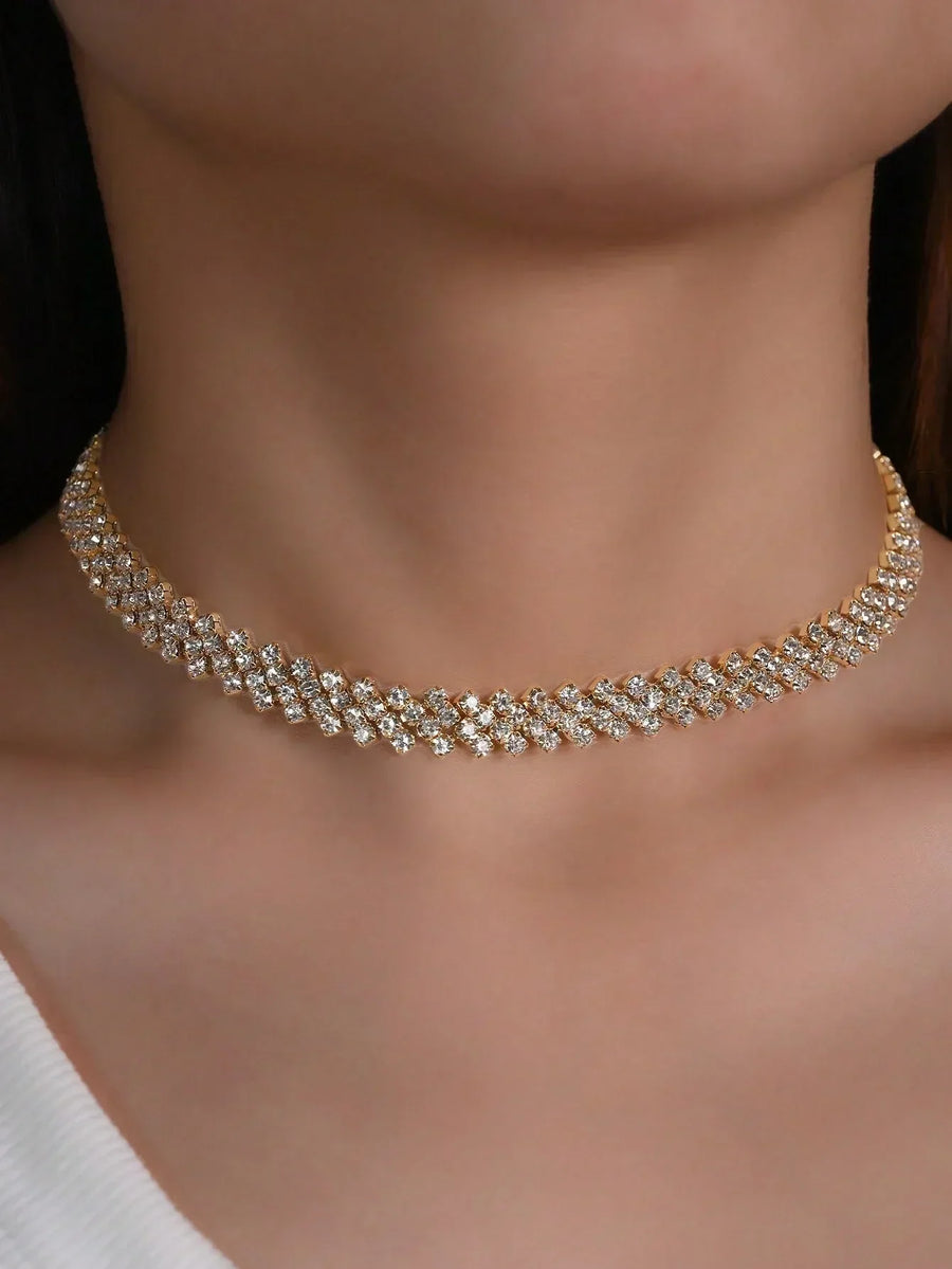 Elegant halskæde med strass