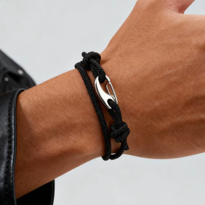 Alex™ — Raffineret armbånd i tidløs stil