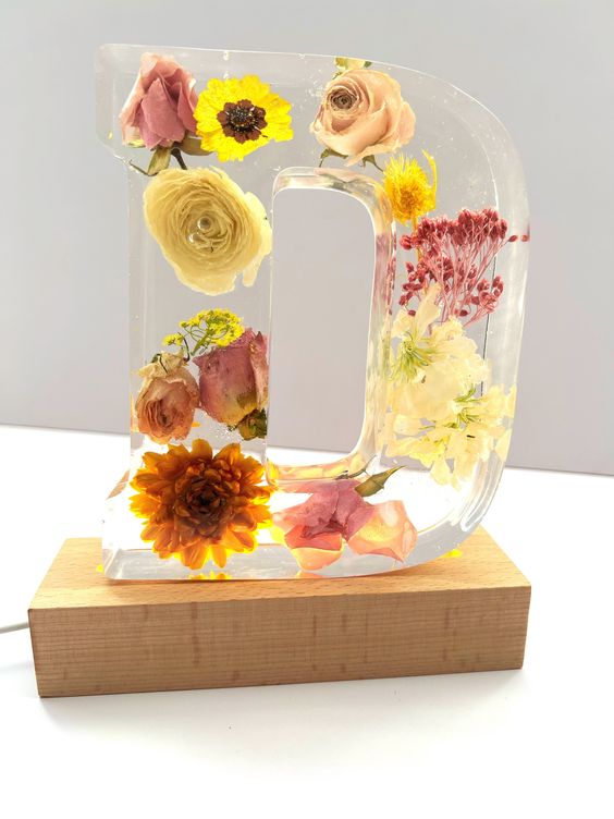 🌸Håndlavet natlampe med blomster i resin