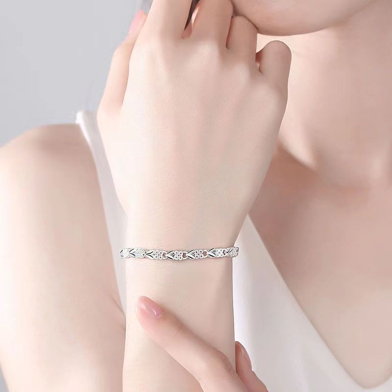 Agnès™ - Yndefuldt armbånd med glød, elegant og behageligt til hverdag