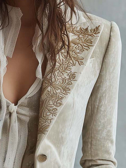 Constance | Skræddersyet elfenbensblazer med broderi