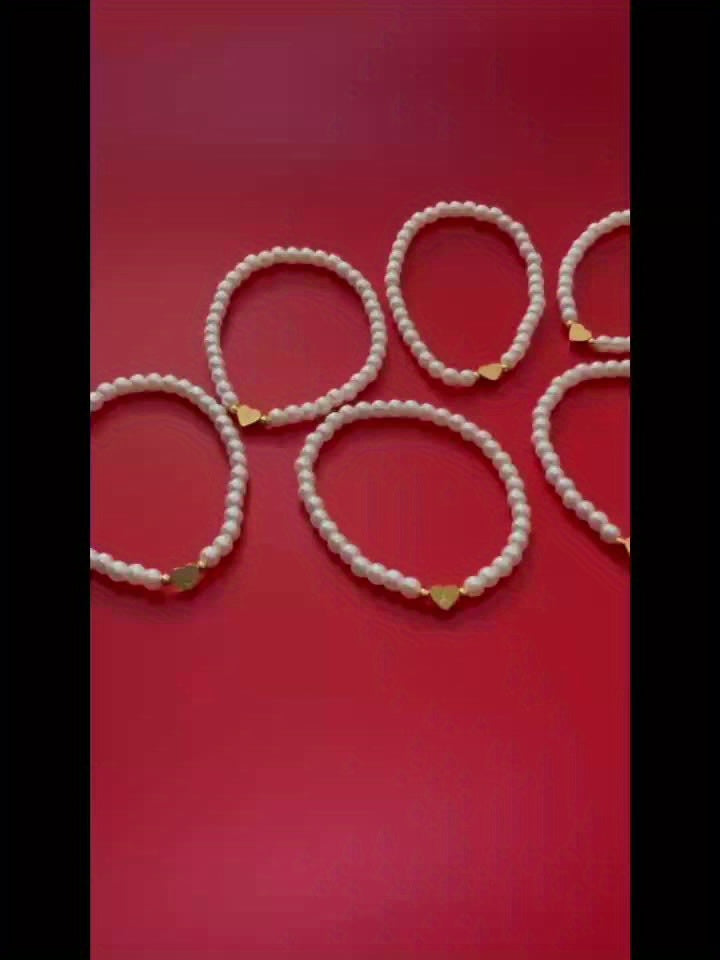 Elegant Armbånd med Initial i Hjerte (A–Z)