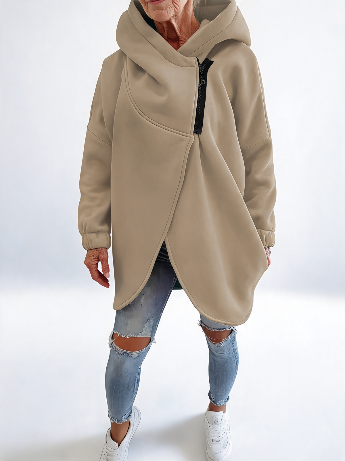 Doriane™ — Hyggelig asymmetrisk sweatshirt med lynlås i urban stil