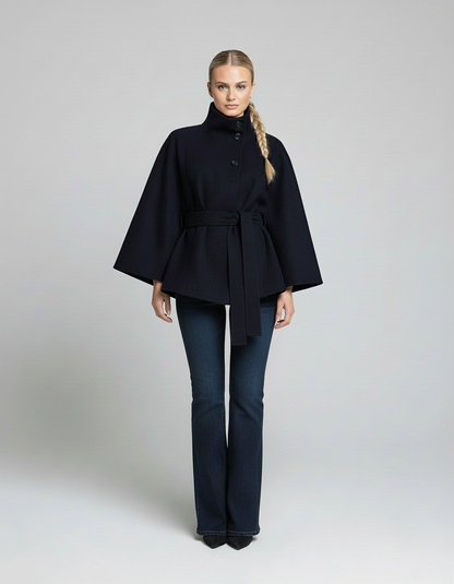 Capucine™ – Elegant capefrakke til hver dag